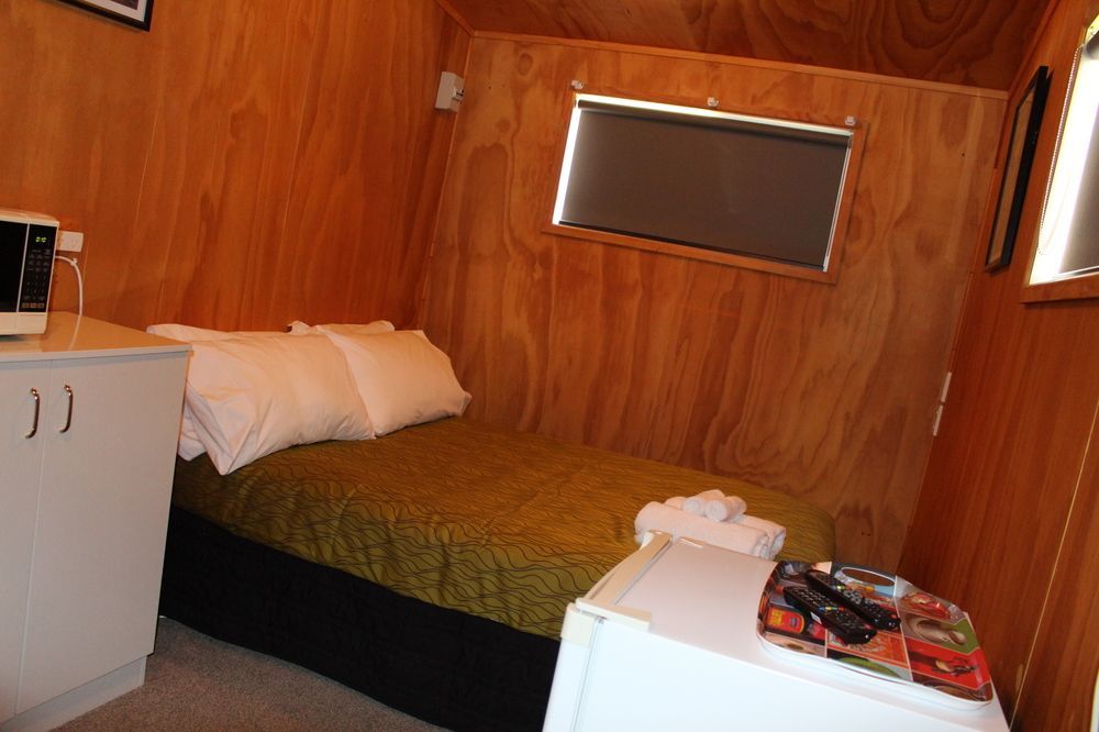 Urenui Beach Camp Bagian luar foto